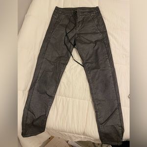 Super cute boutique dark gray patterned pants